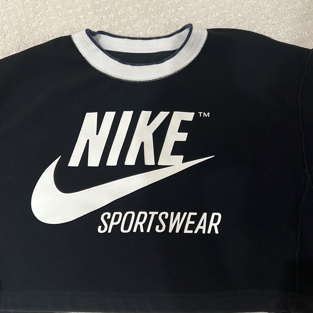 Nike Sportswear reversible cropped sweatshirt